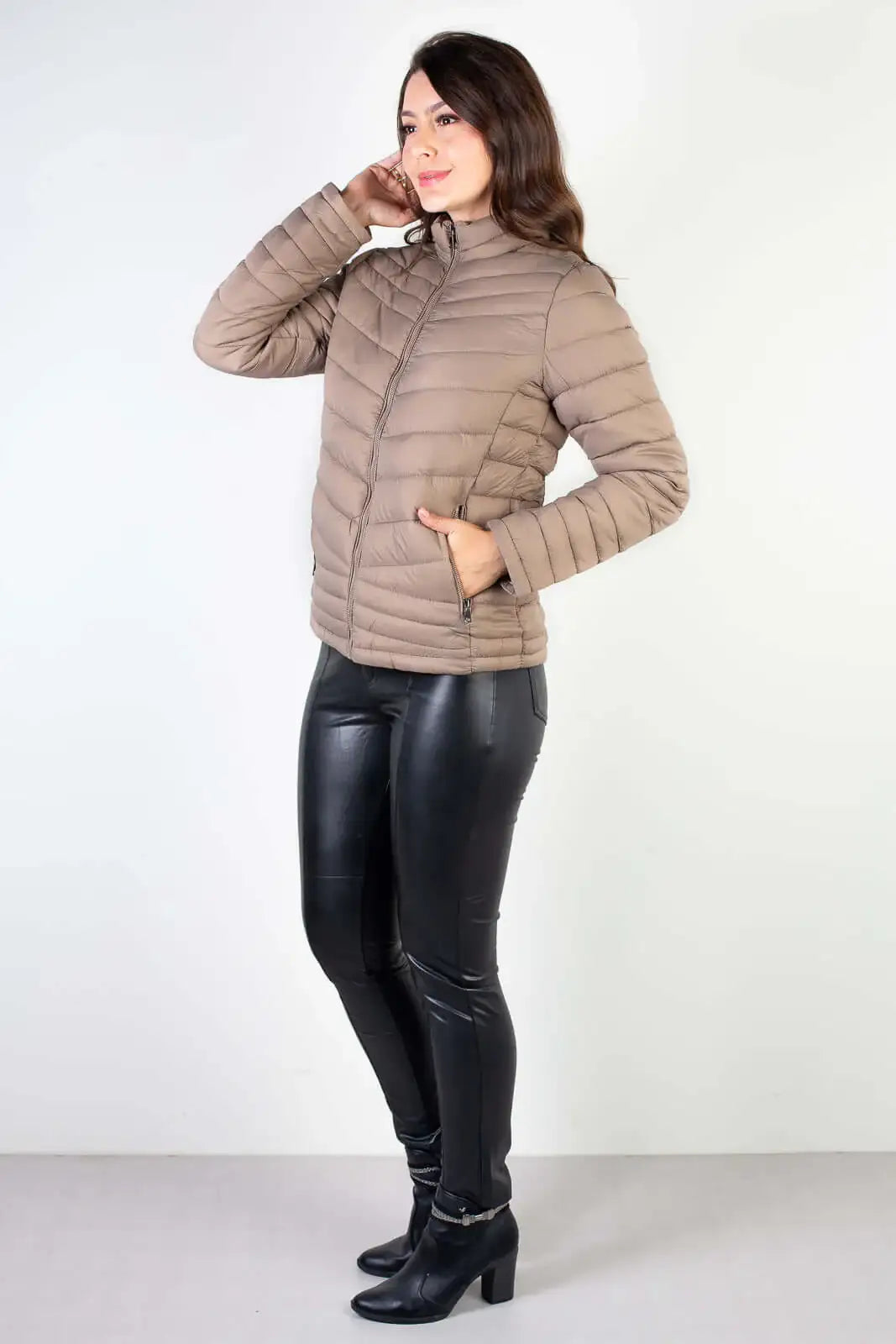 Jaqueta feminina de nylon curta 80226