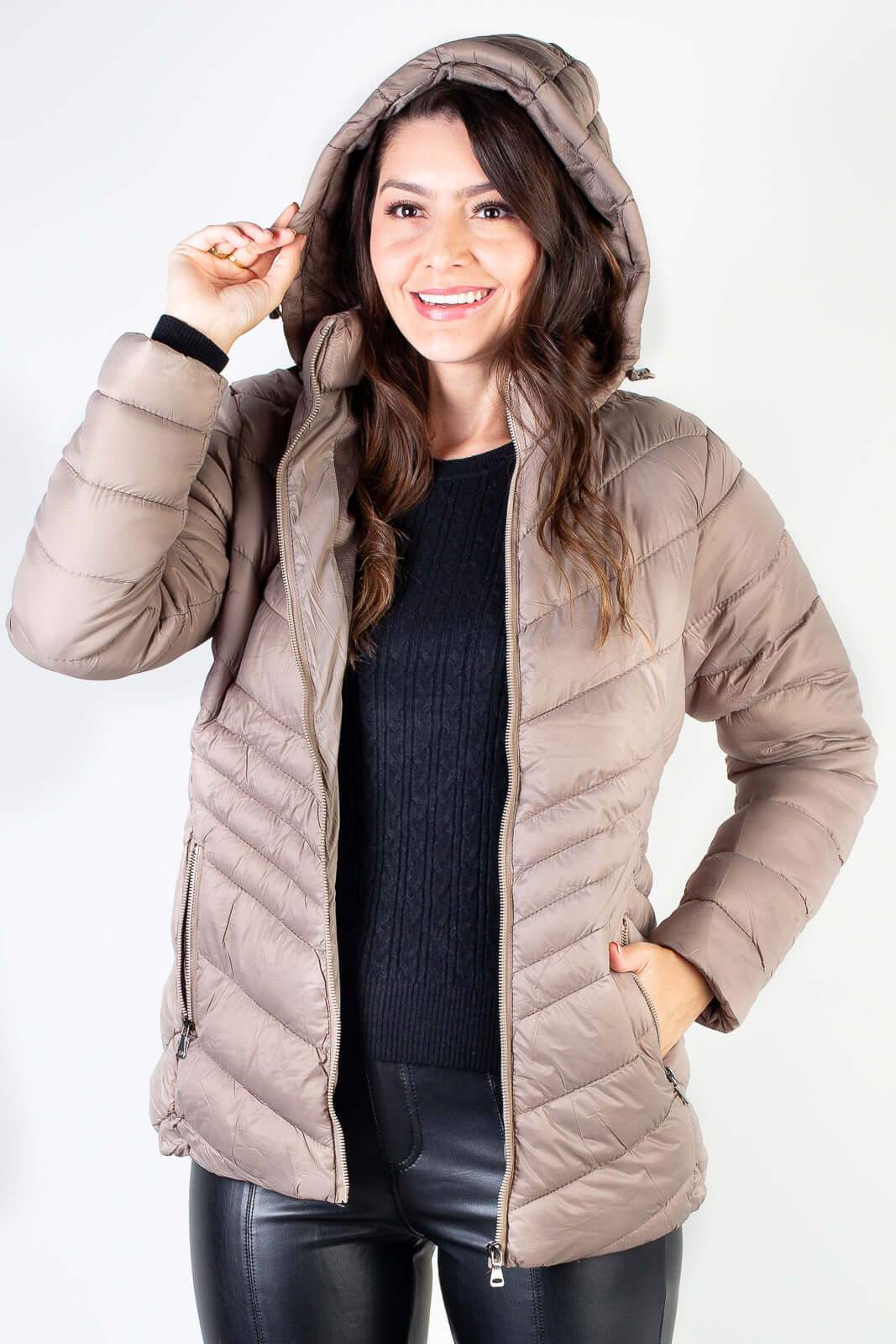 Jaqueta feminina de nylon alongada com capuz 80236