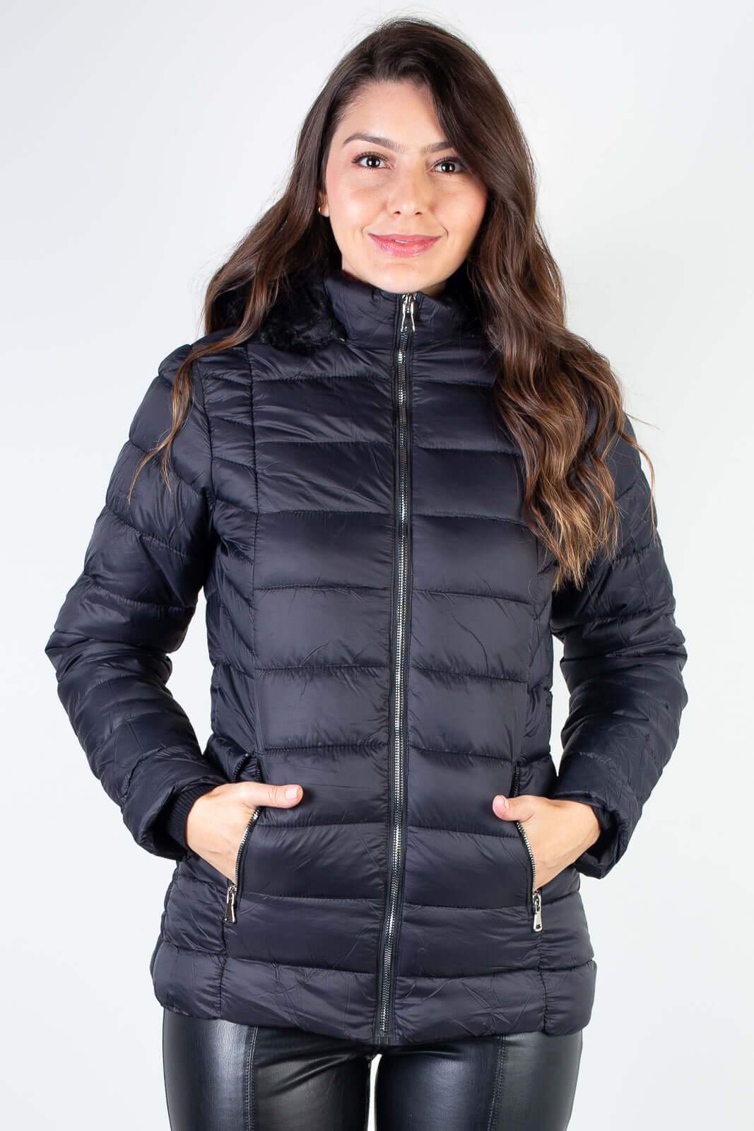 Jaqueta feminina curta de nylon forrada 80239