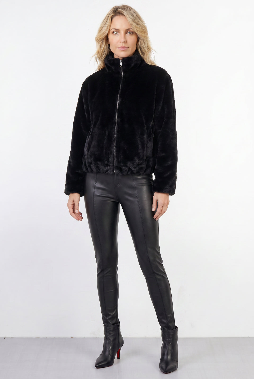 Jaqueta bomber feminina de pelúcia gola alta 61250